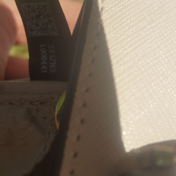 Michael Kors medium tote style purse & wallet - Picture 3 of 8